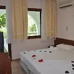 غومبيت أنيل بيتش 3*